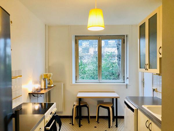 "Versailles Rive Droite" Superbe appartement meublé de 3 pièces de 89 m² avec balcon, cave et parking ! Loyer 2 200 €/mois charges comprises **  - Référence  16261