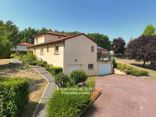 Maison 8 pièces 258 m2 avec piscine sur terrain clos 2600 m2