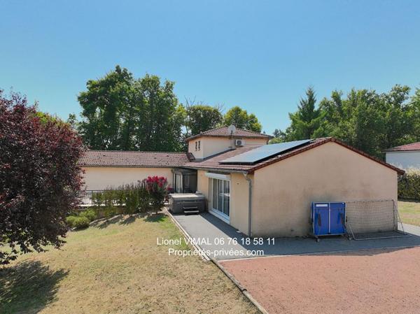 Maison 8 pièces 258 m2 avec piscine sur terrain clos 2600 m2