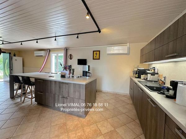 Maison 8 pièces 258 m2 avec piscine sur terrain clos 2600 m2