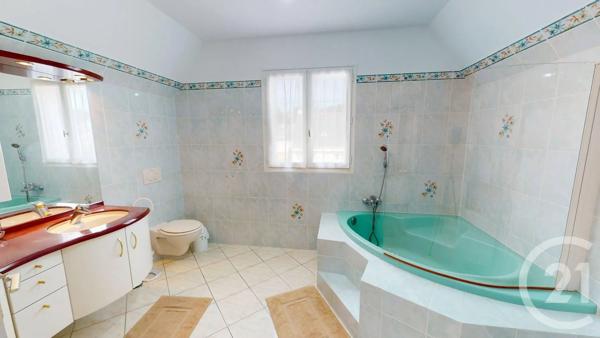Maison à vendre  7 pièces - 196,69 m 2   LE CROISIC  - 44