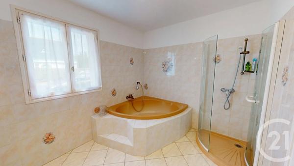 Maison à vendre  7 pièces - 196,69 m 2   LE CROISIC  - 44