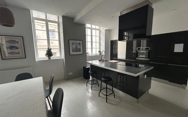 Appartement à vendre    6 pièces •  La Rochelle