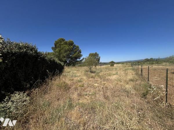 Un terrain à bâtir de 2209m2 à Azille