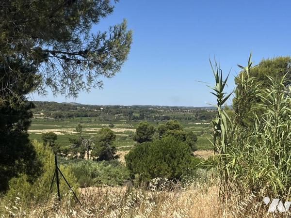 Un terrain à bâtir de 2209m2 à Azille