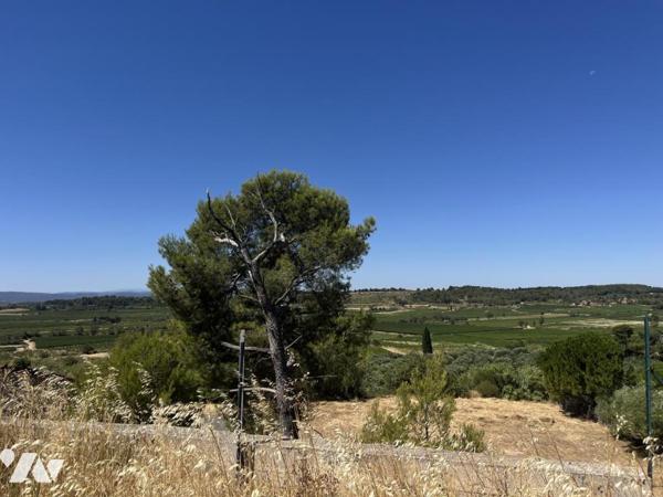 Un terrain à bâtir de 2209m2 à Azille