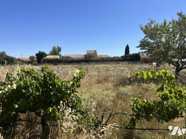 Un terrain à bâtir de 2209m2 à Azille