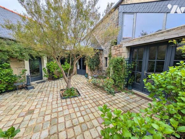 PORT DE PERROS-GUIREC – ENSEMBLE IMMOBILIER DE CARACTÈRE AVEC GARAGE ET JARDINET PAVÉ