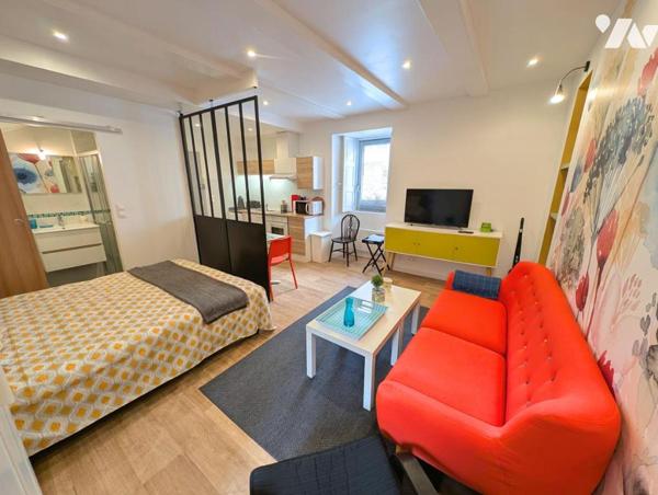 PORT DE PERROS-GUIREC – ENSEMBLE IMMOBILIER DE CARACTÈRE AVEC GARAGE ET JARDINET PAVÉ