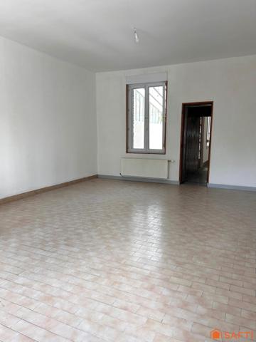 Maison de ville à rénover - T5 de 97m² - garage - jardin - cave