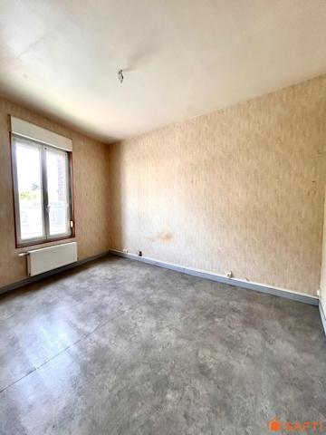 Maison de ville à rénover - T5 de 97m² - garage - jardin - cave