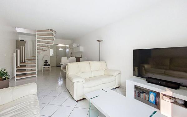 Maison à vendre    6 pièces • 130,79 m2 Montigny-le-Bretonneux