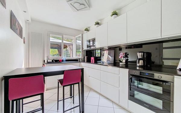 Maison à vendre    6 pièces • 130,79 m2 Montigny-le-Bretonneux