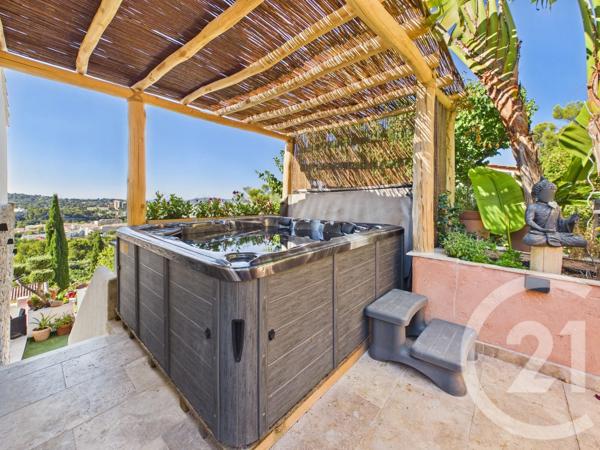 Maison à vendre  6 pièces - 117,45 m 2   TOULON  - 83