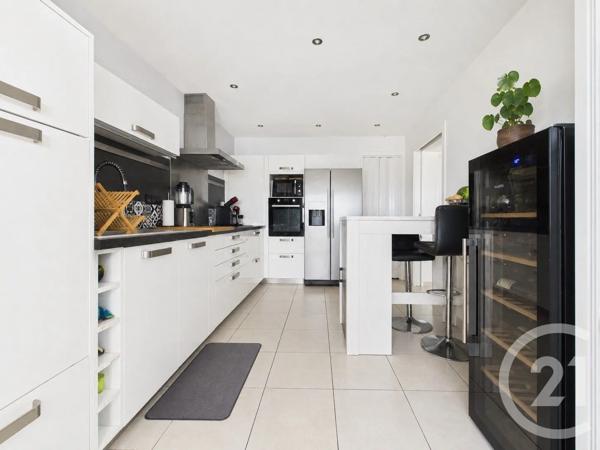 Maison à vendre  6 pièces - 117,45 m 2   TOULON  - 83