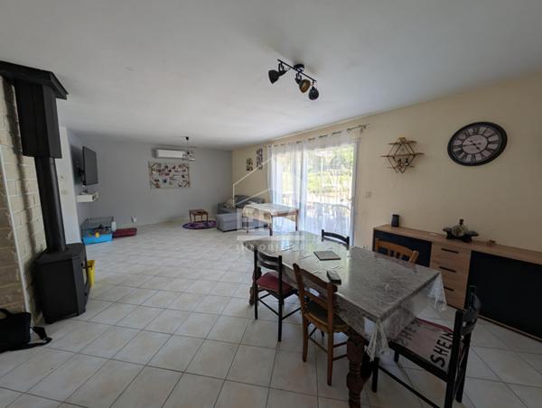 Maison à vendre de plain pied à 2 minutes de Montpon 6 pièces108 m2