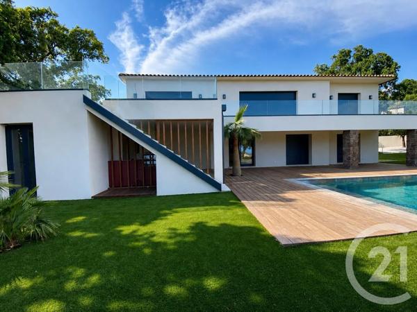 Maison à vendre  7 pièces - 238 m 2   LES ISSAMBRES  - 83