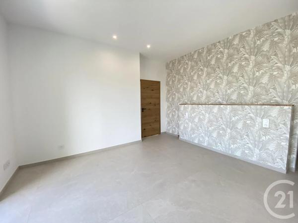 Maison à vendre  7 pièces - 238 m 2   LES ISSAMBRES  - 83