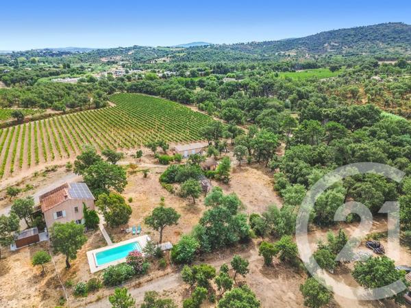 Maison à vendre  7 pièces - 238 m 2   LES ISSAMBRES  - 83