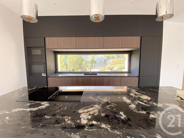 Maison à vendre  7 pièces - 238 m 2   LES ISSAMBRES  - 83