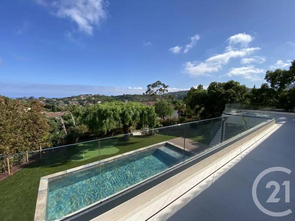 Maison à vendre  7 pièces - 238 m 2   LES ISSAMBRES  - 83