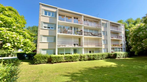 VIRY-CHÂTILLON, DERNIER ÉTAGE AVEC VUE DÉGAGÉE