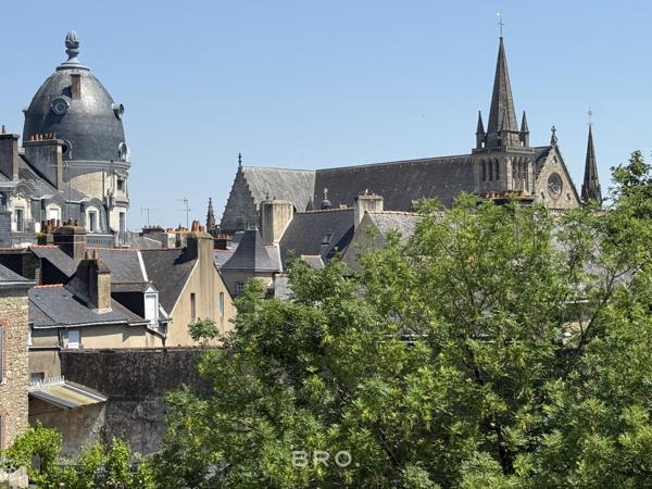 VANNES CENTRE – DERNIER ÉTAGE AVEC VUE EXCEPTIONNELLE SUR LES MONUMENTS HISTORIQUE