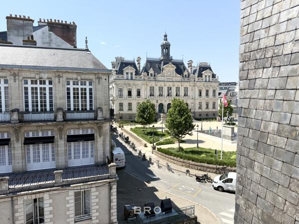 VANNES CENTRE – DERNIER ÉTAGE AVEC VUE EXCEPTIONNELLE SUR LES MONUMENTS HISTORIQUE