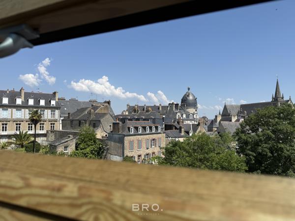 VANNES CENTRE – DERNIER ÉTAGE AVEC VUE EXCEPTIONNELLE SUR LES MONUMENTS HISTORIQUE