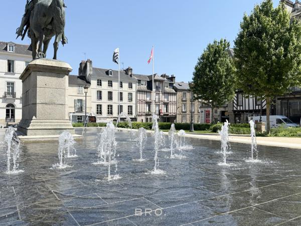 VANNES CENTRE – DERNIER ÉTAGE AVEC VUE EXCEPTIONNELLE SUR LES MONUMENTS HISTORIQUE