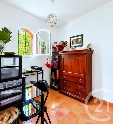 Maison à vendre  8 pièces - 190 m 2   FREJUS  - 83