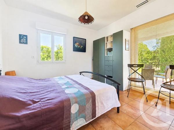 Maison à vendre  8 pièces - 190 m 2   FREJUS  - 83