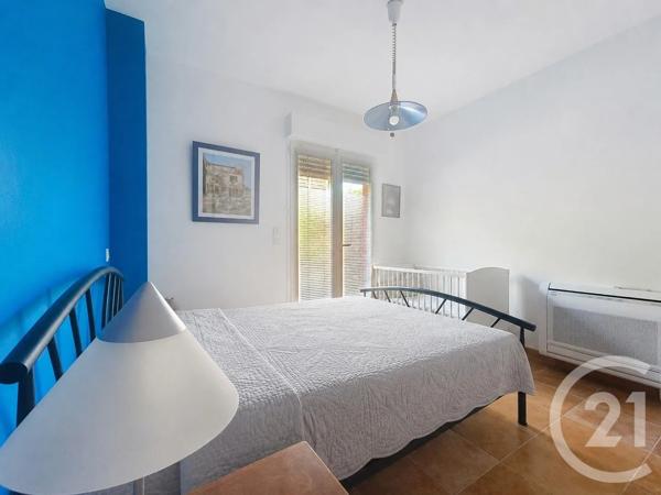 Maison à vendre  8 pièces - 190 m 2   FREJUS  - 83