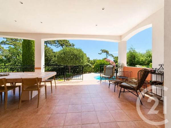 Maison à vendre  8 pièces - 190 m 2   FREJUS  - 83