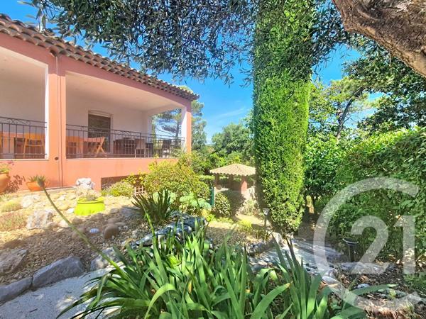 Maison à vendre  8 pièces - 190 m 2   FREJUS  - 83