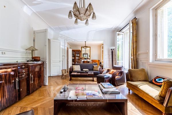 Maison familiale de caractère idéalement située