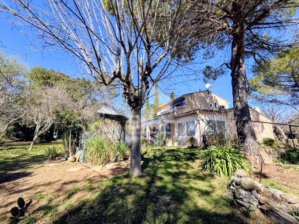 A VENDRE SAINT MAXIMIN LA SAINTE BAUME  MAISON  T5  DE 130 M² SUR 1540 M² DE JARDIN GARAGE PISCINE