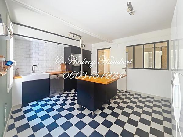 EXCLUSIVITÉ,  Appartement T4 de 124 m² avec plus de 40 m² d'extérieur et garage en plein coeur de Manosque
