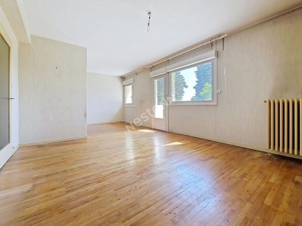 Appartement T3 lumineux avec balcon, vue dégagée sur parc arboré, au calme absolu à Poitiers