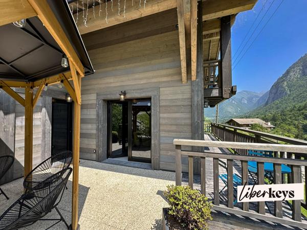 Chalet d’Exception| Vue Panoramique & Prestations Haut de Gamme