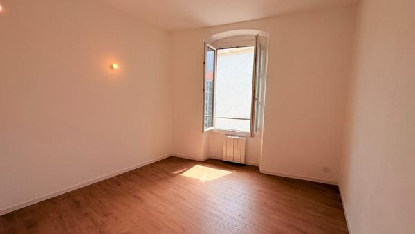Appartement T2 à louer au 4ème étage à Bastia Centre-ville - Cardo