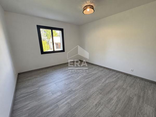 Maison de Plain-Pied 140m² de 2013 , Prestations de qualité , Dépendances de 70 m²