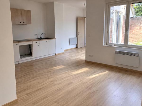 Immeuble à CAUDRY, 59540 - 151m²
