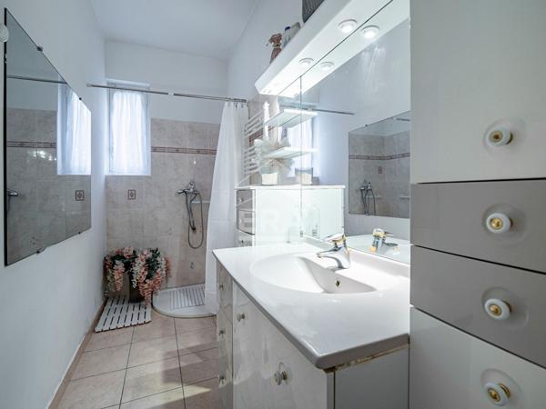 À vendre à Perpignan "La Lunette" : Maison 3 faces, 170 m2 habitables, 5 chambres