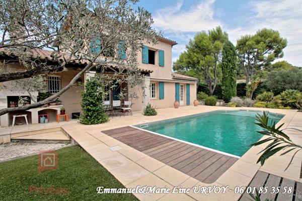 A VENDRE - Barbentane. Quartier résidentiel, maison 3 chambres, garage, piscine