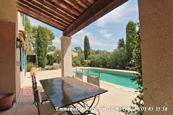 A VENDRE - Barbentane. Quartier résidentiel, maison 3 chambres, garage, piscine