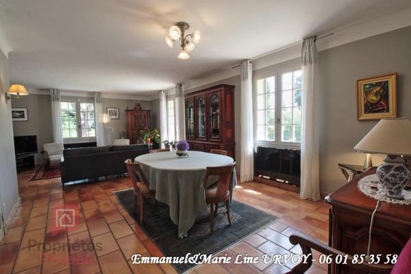 A VENDRE - Barbentane. Quartier résidentiel, maison 3 chambres, garage, piscine