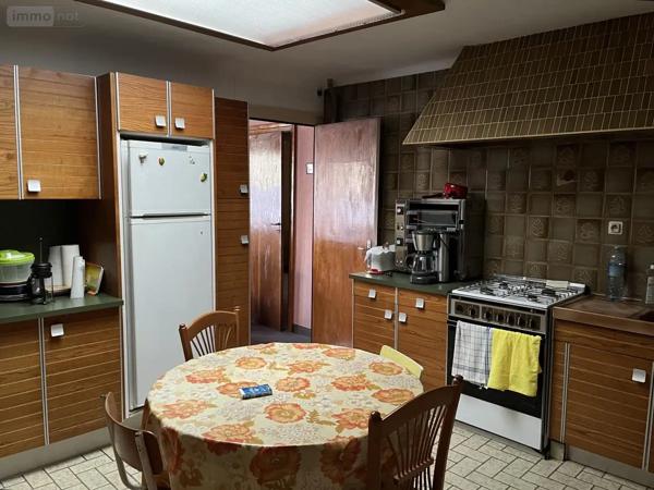 Achat - Immeuble Luçon 85400 136 m 2 305 m 2