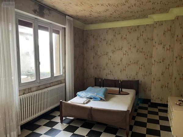 Achat - Immeuble Luçon 85400 136 m 2 305 m 2