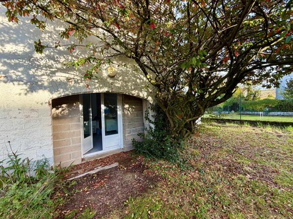 Bâtiment polyvalent – usage professionnel et habitation possible